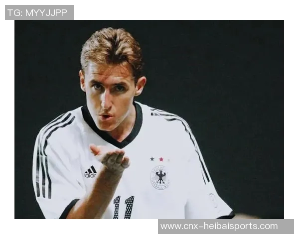 10号足球运动员的传奇之路与球场上的辉煌瞬间解析 10号足球运动员的传奇之路与球场上的辉煌瞬间解析