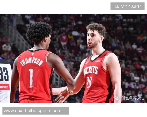 尼克斯与火箭激战正酣NBA赛场上演精彩对决引发球迷热议 尼克斯与火箭激战正酣NBA赛场上演精彩对决引发球迷热议